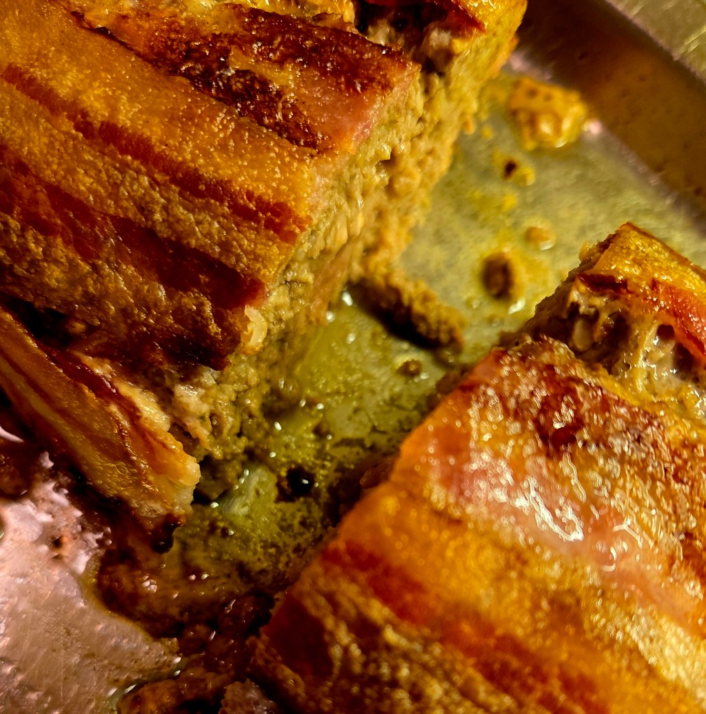 Baconlindad köttfärslimpa